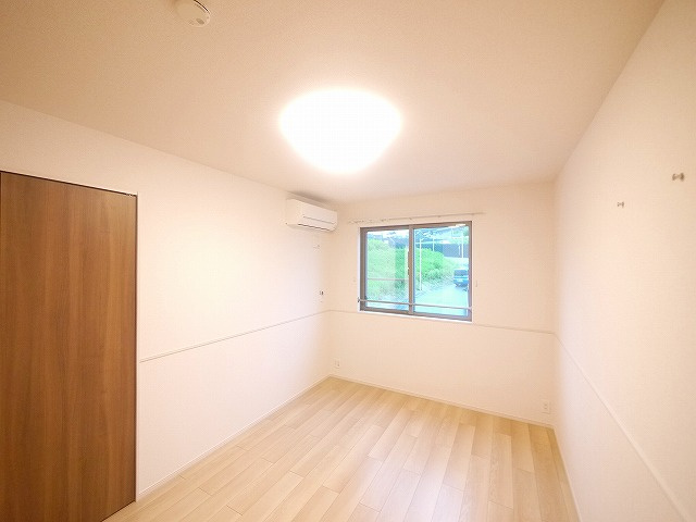 グレイス木津川　Ⅰの洋室