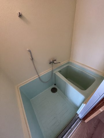 アパート水小屋の浴室