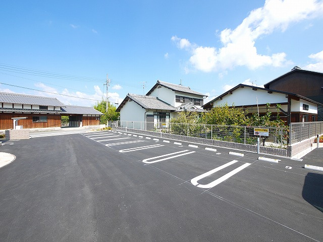 グレイス木津川　Ⅱの駐車場
