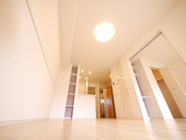 グレイス木津川　Ⅱの居間・リビング