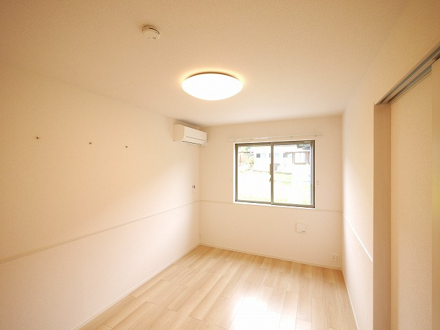 グレイス木津川　Ⅱの洋室