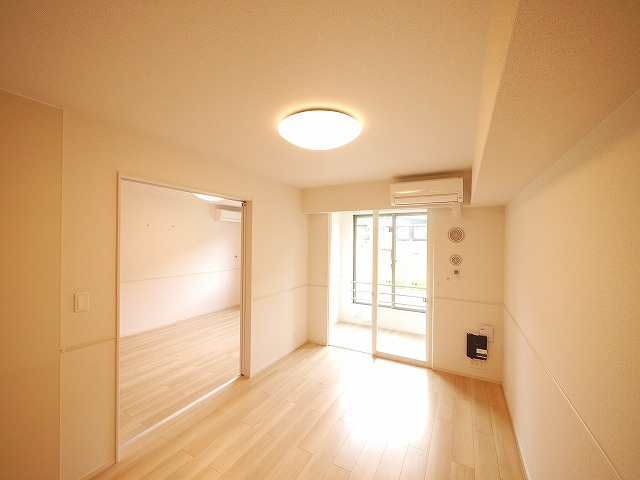 グレイス木津川　Ⅱの居間・リビング