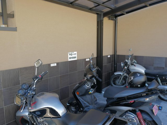 【駐車場】 | ロフティ智恵光院南 | バイク区画