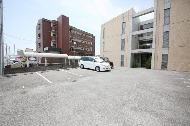 スプランドゥールの駐車場