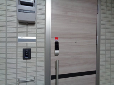 【玄関】 | ディモラーレ