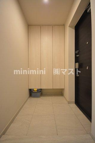 ブランズ北堀江プレイスの玄関