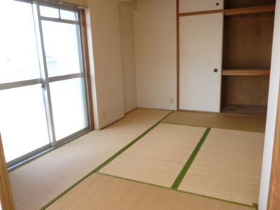 【和室】 | メゾンエイコー能登川II | 日本らしい落ち着いた雰囲気の和室です