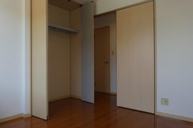 グランディールBの収納|洋室