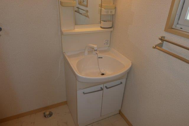 グランディールBの独立洗面台|シャンプードレッサー