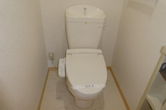 グランディールBのトイレ|ウォシュレット