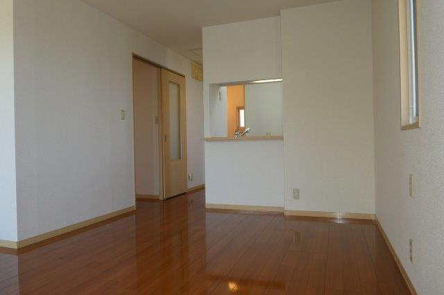 グランディールBの居間・リビング