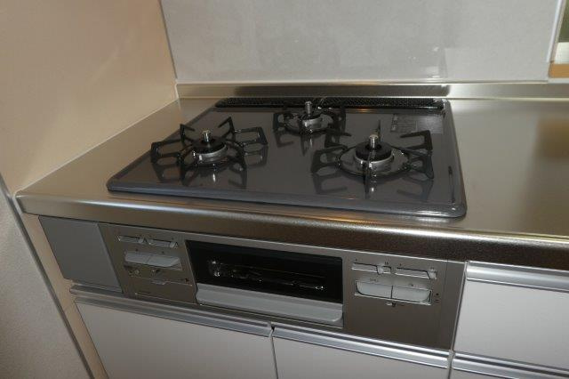 グランディールBのキッチン|３口ガスコンロ付システムキッチン