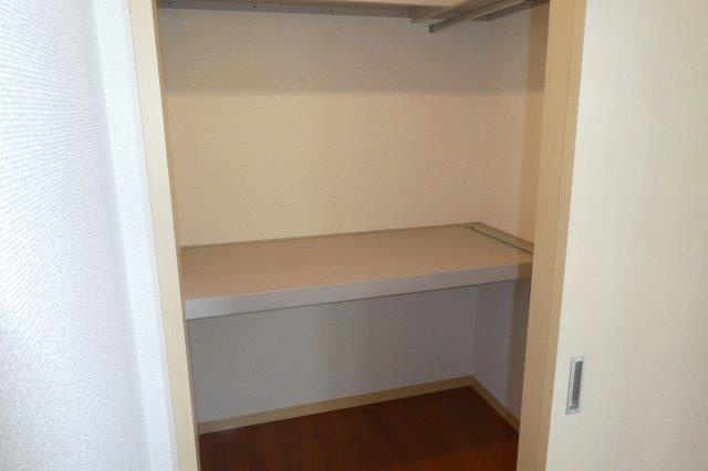 グランディールBの収納|ウォークインクローゼット