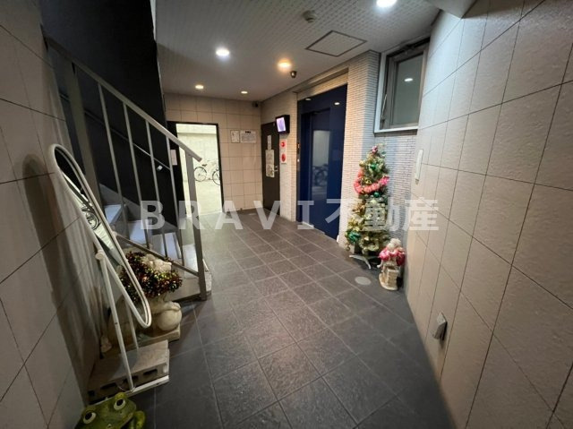 プロスパー瓦屋町　BRAVI不動産のロビー|【プロスパー瓦屋町】ゆとりのあるロビーです