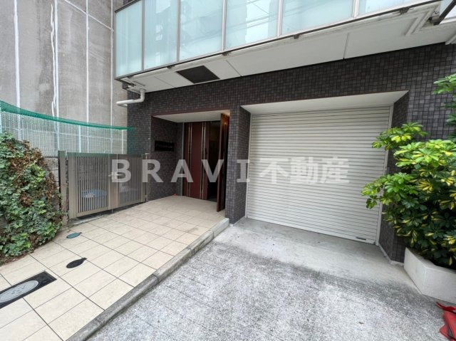 プロスパー瓦屋町　BRAVI不動産のエントランス|【プロスパー瓦屋町】毎日通るエントランスはこのようになっています