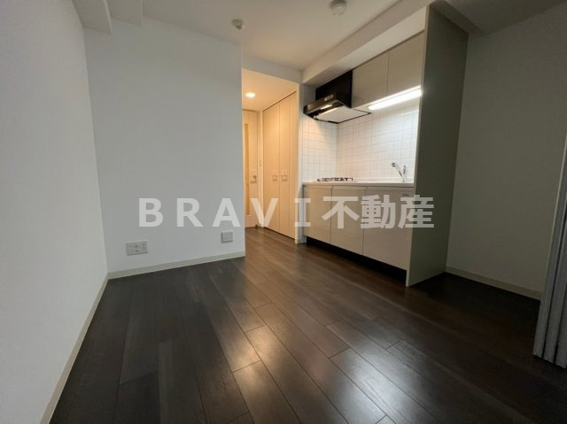 プレサンス堺筋本町駅前　BRAVI不動産の居間・リビング|【プレサンス堺筋本町駅前】ゆったりとしたリビングです