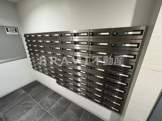 プレサンス堺筋本町駅前　BRAVI不動産のその他共用部分|【プレサンス堺筋本町駅前】郵便受け