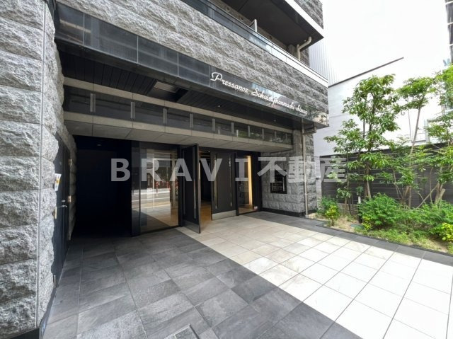 プレサンス堺筋本町駅前　BRAVI不動産のエントランス|【プレサンス堺筋本町駅前】毎日通るエントランスはこのようになっています