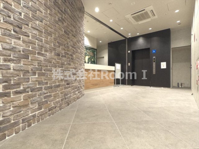 【エントランス】 | Ｕｒｅｓｉｄｅｎｃｅ　Ｔｅｍｍａｂａｓｈｉ | 落ち着いたエントランスです
