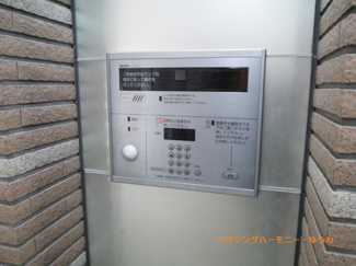 【その他共用部分】 | 入り口は、もちろんオートロック仕様。