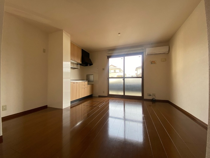 熊本市南区薄場１丁目のアパートの居間・リビング