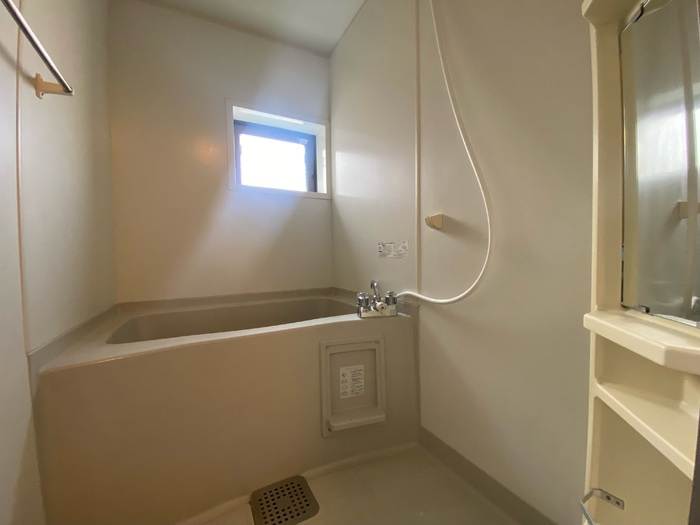 熊本市南区薄場１丁目のアパートの浴室