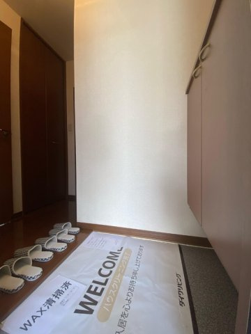 熊本市南区薄場１丁目のアパートの玄関