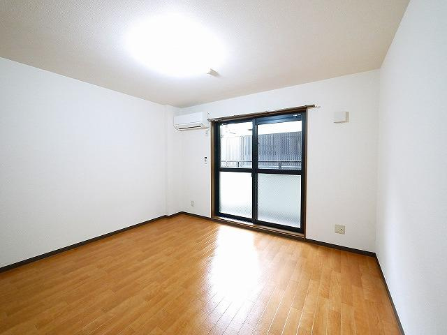 ベルコリーヌ紺屋の居間・リビング|ゆったりとした居間です