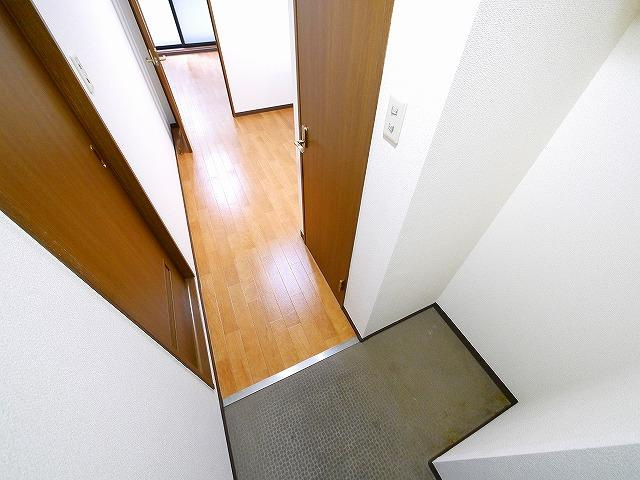 ベルコリーヌ紺屋の玄関|収納もある玄関です