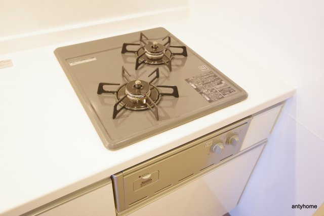 コンフォリア江坂　仲介手数料無料のキッチン