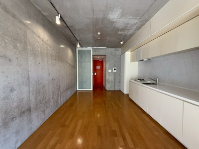 【寝室】 | COCKTAIL-D/カクテル-D | 南西向き洋室11帖☆窓側からの眺めです！洋室なのでお掃除もカンタンです♪