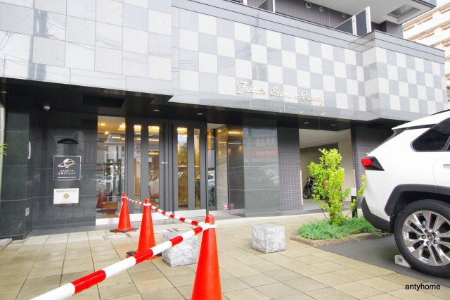 ファステート江坂ランウェイ　仲介手数料無料のエントランス
