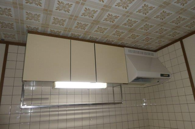 メモワールアイのキッチン|キッチン上収納