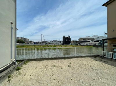 【前面道路含む現地写真】 | 条東小・建築条件なし更地・南西向き・土地22坪・和泉市葛の葉町3丁目 | 前面道路含む現地写真です