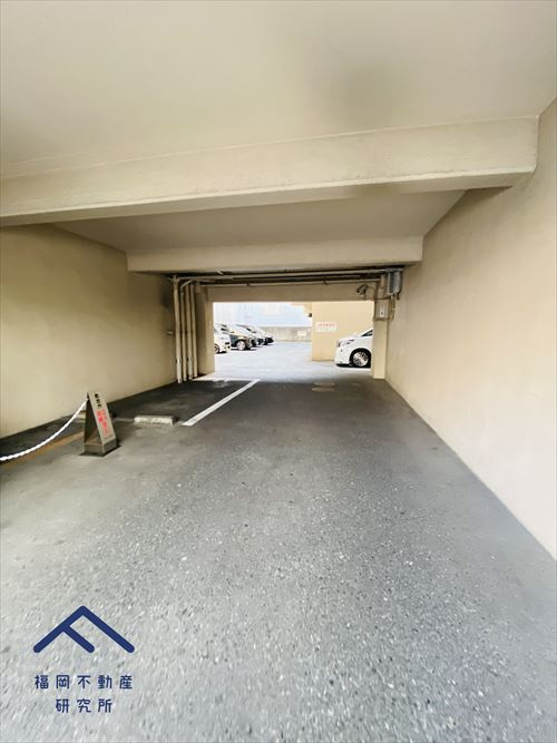 天神南ハイツの駐車場