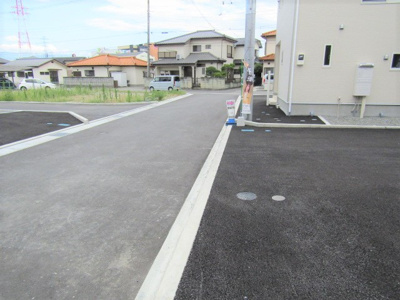 【前面道路含む現地写真】 | クレイドルガーデン甲斐市竜王新町第2　2号棟 | 前面道路含む現地写真です