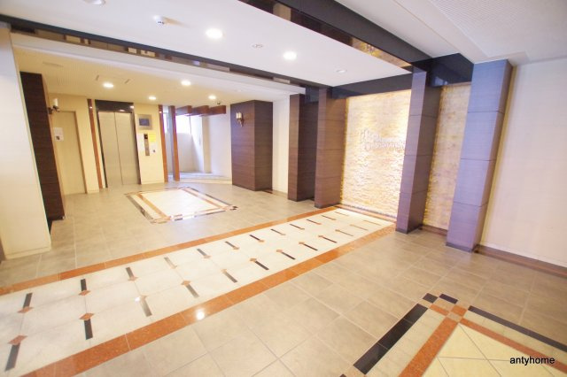 プレサンス梅田EAST　仲介手数料無料のロビー