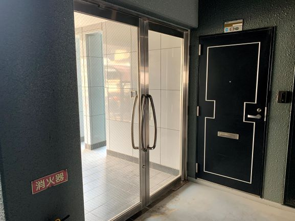 第3プローデンス前原のエントランス