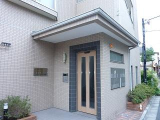 アヴィニティー調布南のエントランス