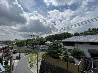 【展望】 | 周辺静かでとても過ごしやすい環境。最上階なので見晴らしも◎この眺め、きっと気に入ってくれるはず♪
