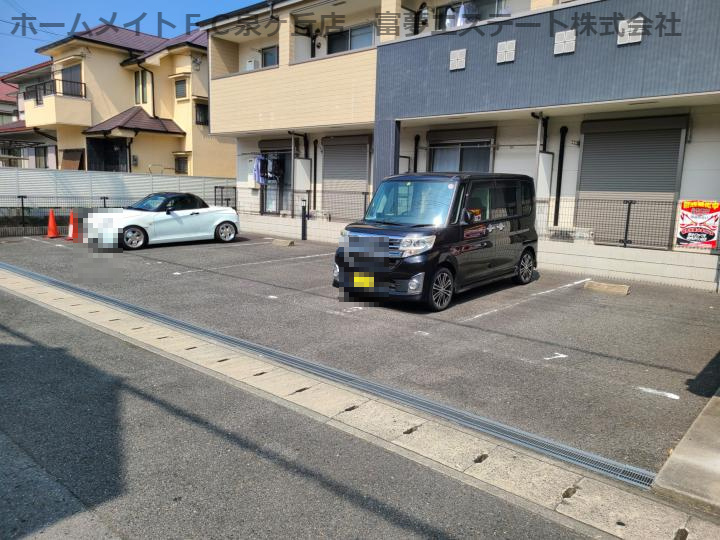 フジパレス葛の葉の駐車場