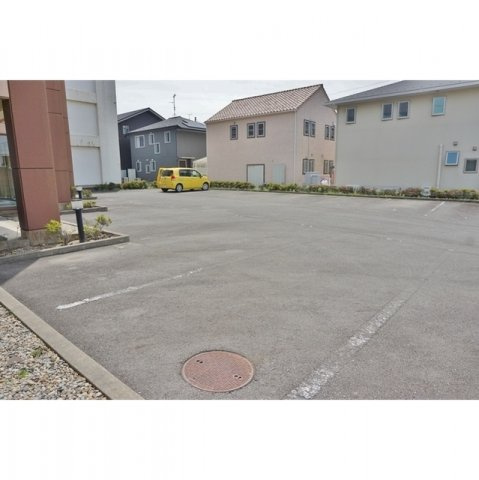 岐阜市薮田南４丁目の店舗一部の駐車場