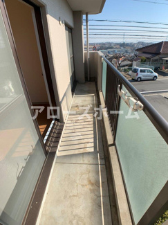 【バルコニー】 | 室内写真はリフォーム中の写真となります