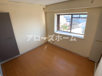 【寝室】 | 室内写真はリフォーム中の写真となります