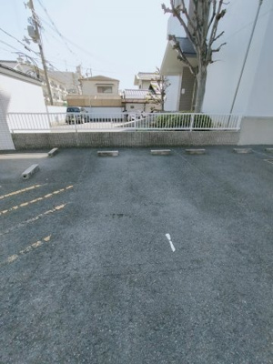 【駐車場】 | ヴィラエムズ
