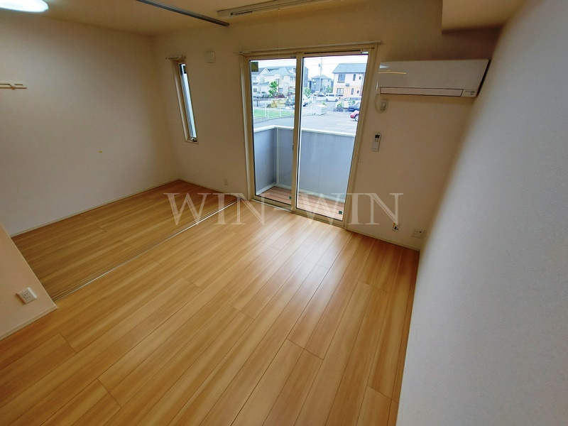 豊橋 ウエスト 1 Aの居間・リビング