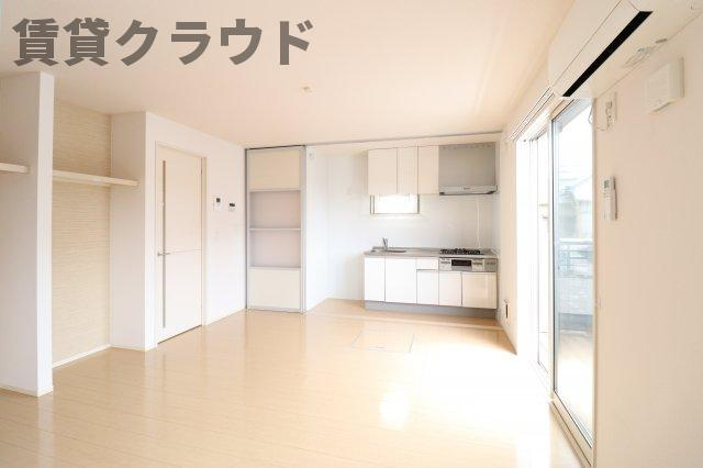 ソフィアクレールBの居間・リビング|LDKはなんと10帖！うれしい広々空間です♪