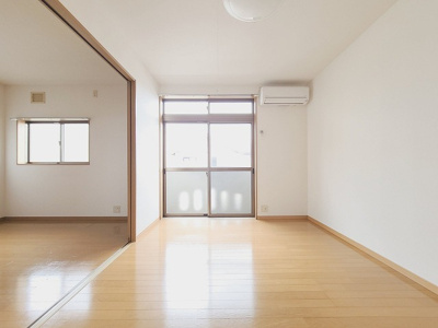 【居間・リビング】 | ヴィラ・ソーレ