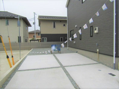 【駐車場】 | クレイドルガーデン　甲斐市中下条第5　2号棟 | 車をお持ちの方に嬉しい駐車場付きの物件です