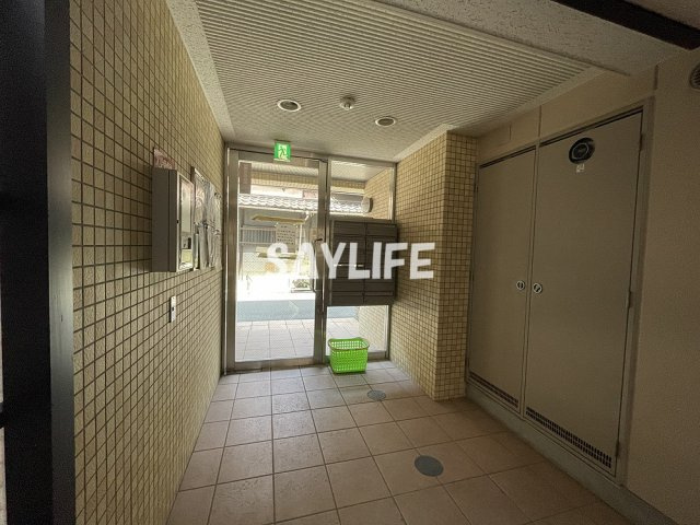 メゾンY.M..のエントランス